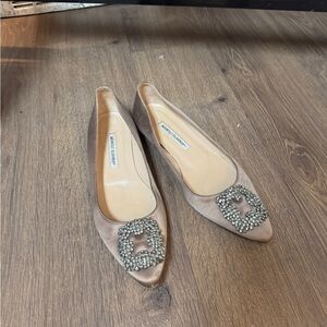Manolo Blahnik • Hangisi Ballet Flats • Taupe • 40